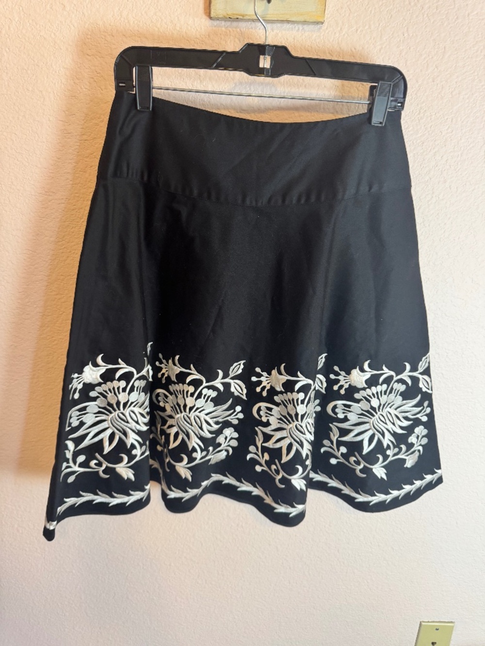 Boho Chic Fit and Flare Aline Embroidered Skirt WHBM Sz 4